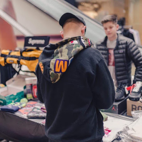 Meet your Posher, Sneakpeek - Picture 1 of 1